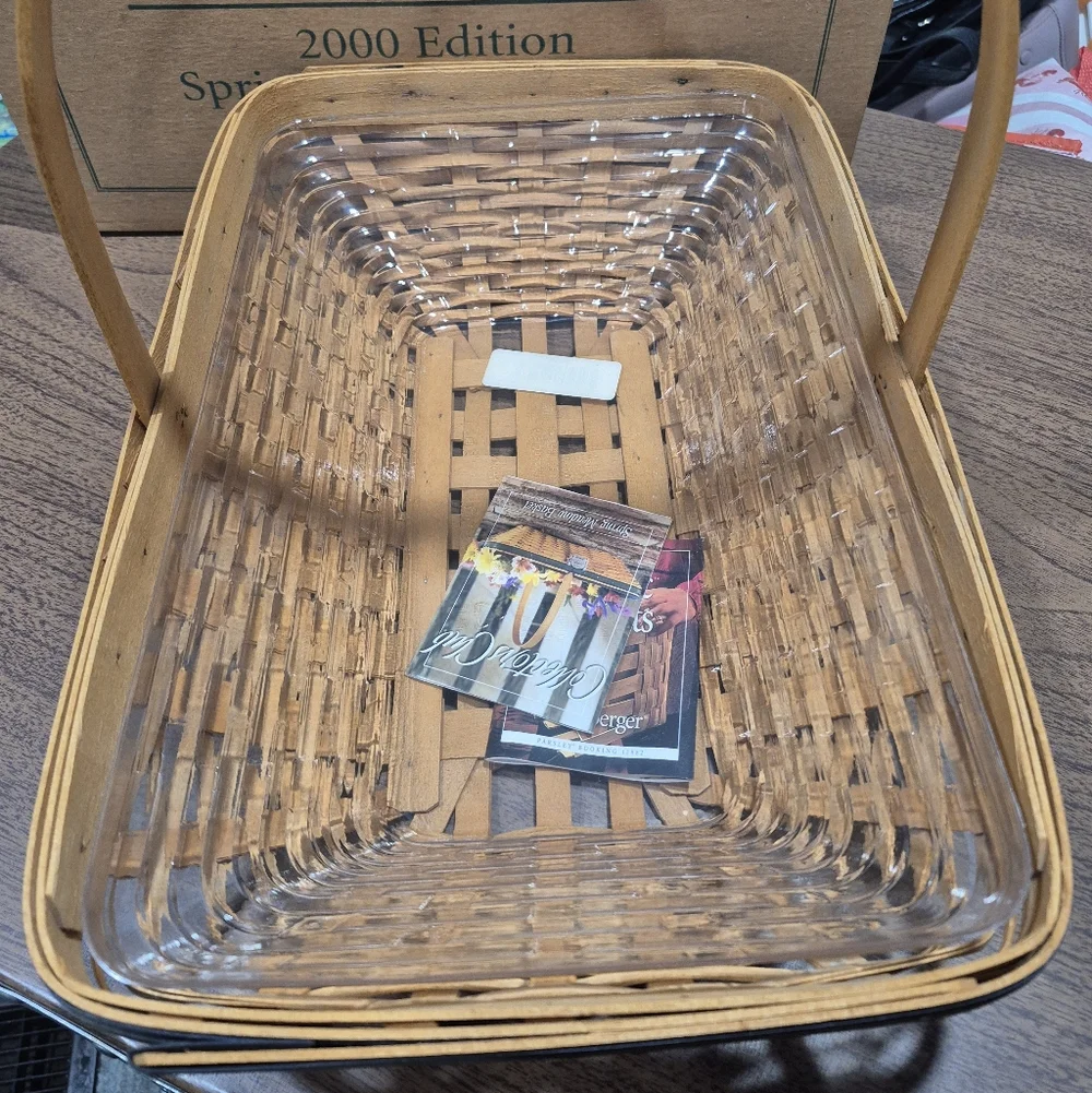 NIB Longaberger 2000 Collectors Club Spring Meadow Basket